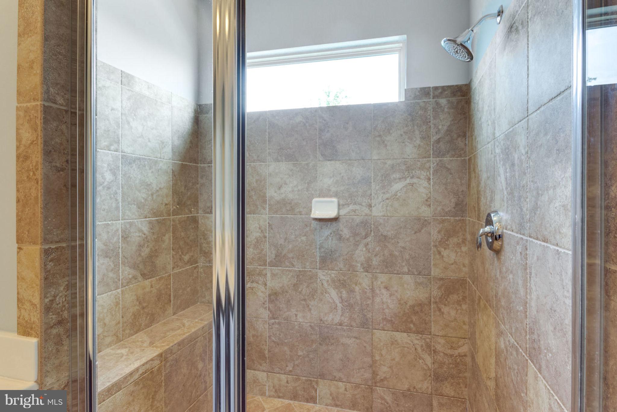 42270 Rhett Drive Ashburn, VA 20148 - Photo 25 of 30 Bath (Master)