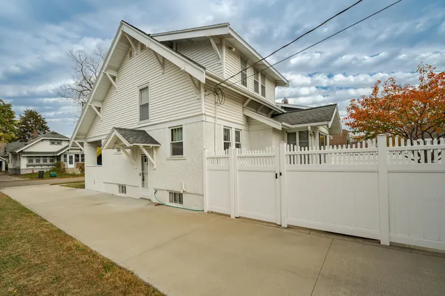 $269,900 | 1120 3rd Street Southeast, Rochester, MN 55904