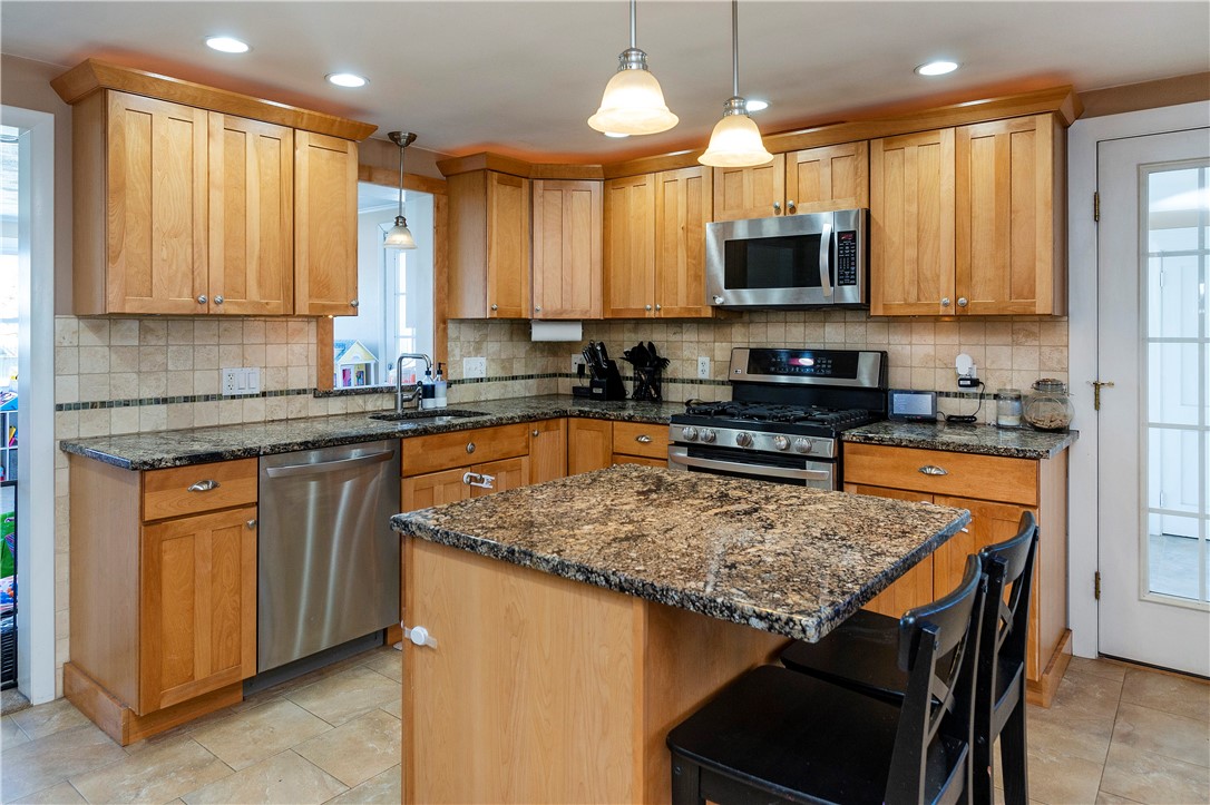 63 Deborah Road Warwick, RI 02888 - Photo 16 of 47