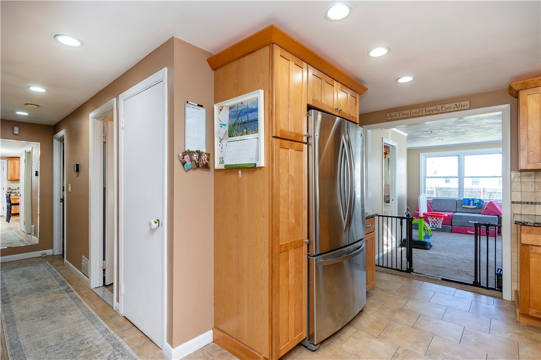 63 Deborah Road Warwick, RI 02888 - Photo 18 of 47