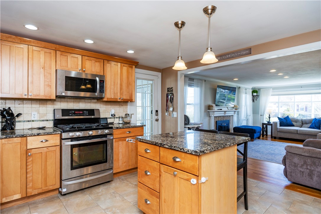 63 Deborah Road Warwick, RI 02888 - Photo 20 of 47
