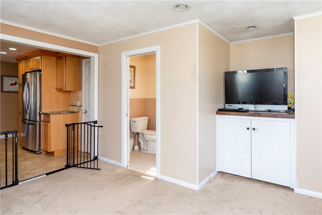 63 Deborah Road Warwick, RI 02888 - Photo 23 of 47