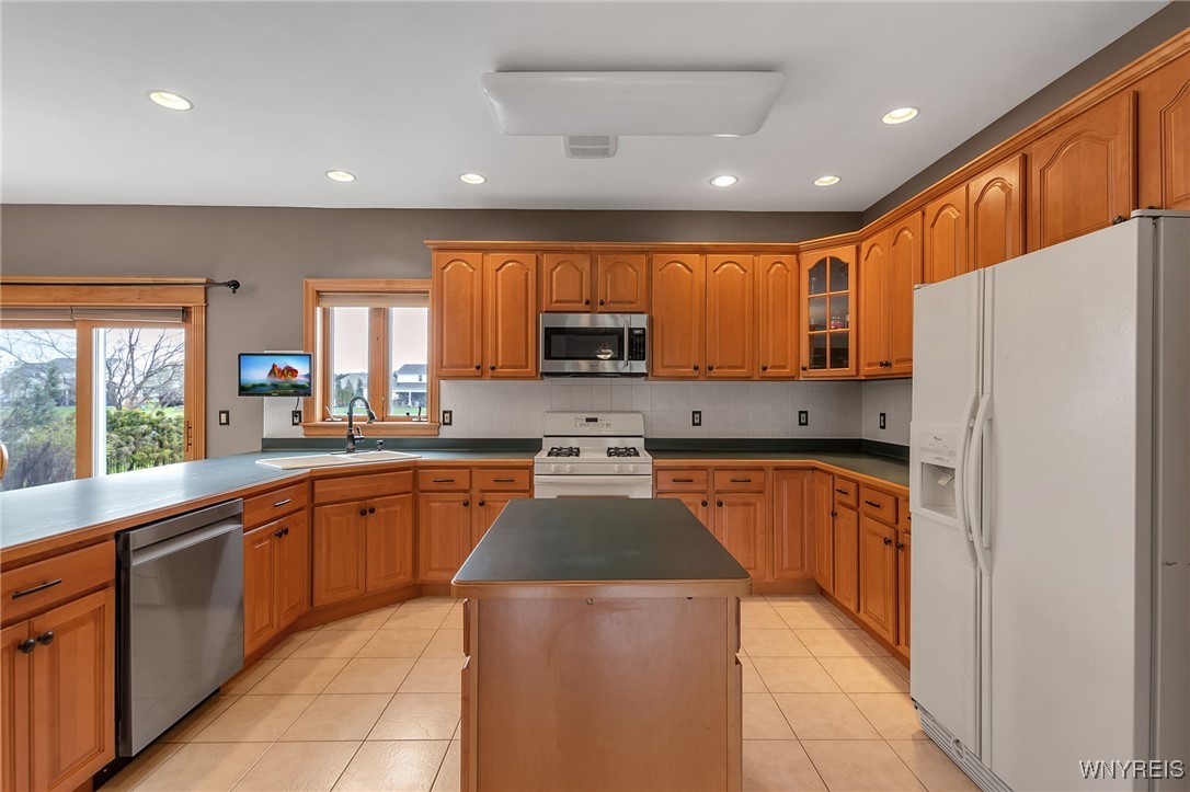 7275 Ridgeview Drive West Pendleton, NY 14120 - Photo 16 of 50