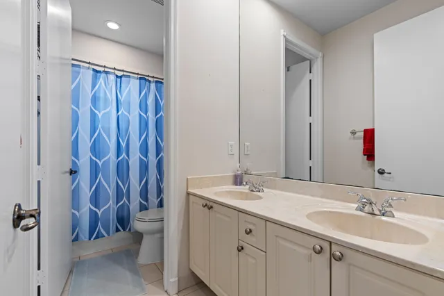 $1,175,000 | 117 Via Condado Way, Palm Beach Gardens, FL 33418