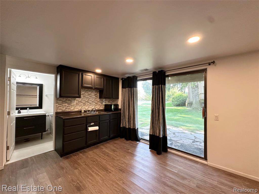 410 Willow Grove Lane Rochester Hills, MI 48307 - Photo 27 of 37
