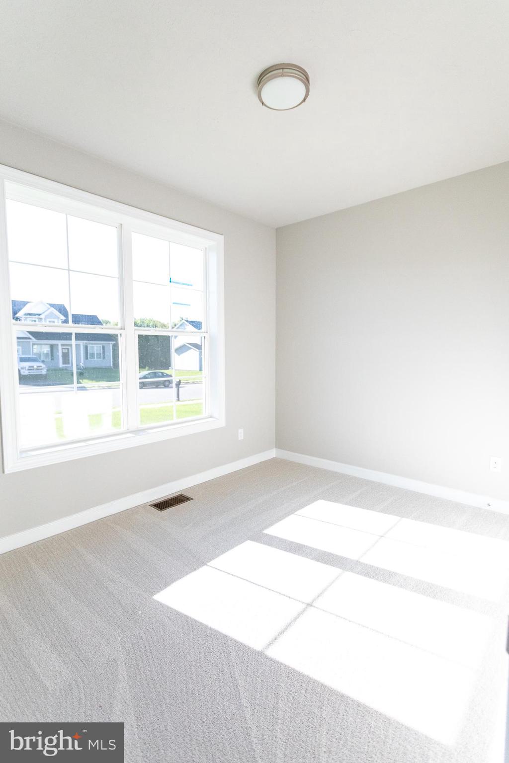 86 Lobell Road, Unit 14 Abbottstown, PA 17301 - Photo 4 of 40 Gallery Image 4