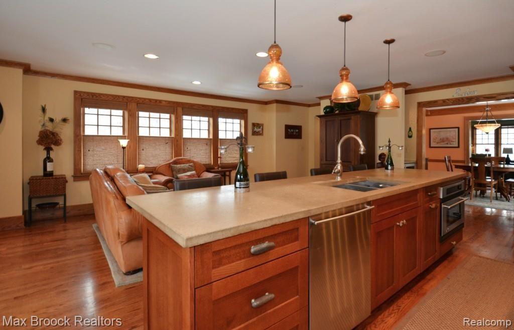 775 West Maple Road Birmingham, MI 48009 - Photo 8 of 33