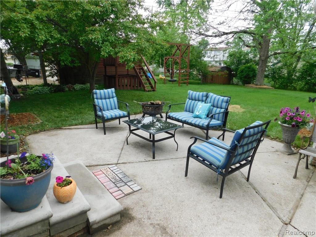 25450 Reeck Road Woodhaven, MI 48183 - Photo 34 of 39