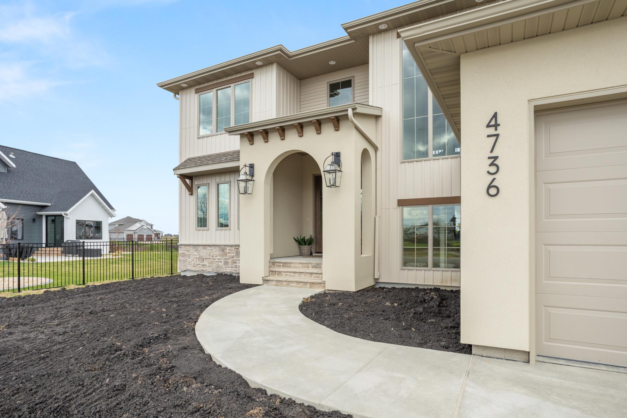 4736 Prairie Pond Crossing Fargo, ND 58104 - Photo 2 of 53