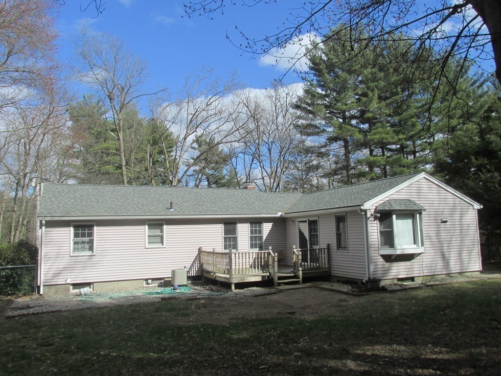 347 Shaker Road Westfield, MA 01085 - Photo 2 of 22 Gallery Image 2