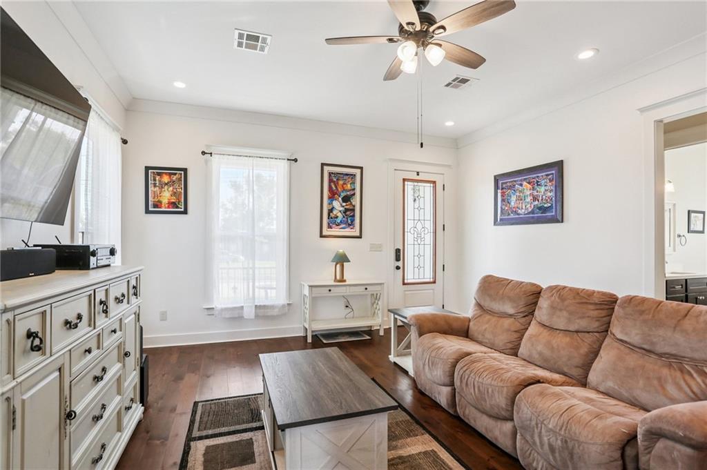 1942 Rose Street Arabi, LA 70032 - Photo 6 of 24