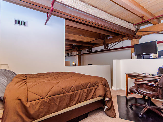 1733 West Irving Park Road, Unit 218 Chicago, IL 60613 - Photo 11 of 15