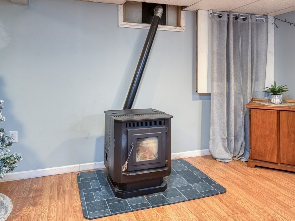 81 Webber Road Brookfield, MA 01506 - Photo 26 of 34 a view of a entryway with wooden floor