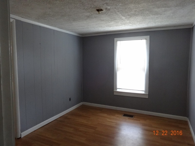 8325 George Southern Road Northeast Georgetown, IN 47122 - Photo 11 of 16