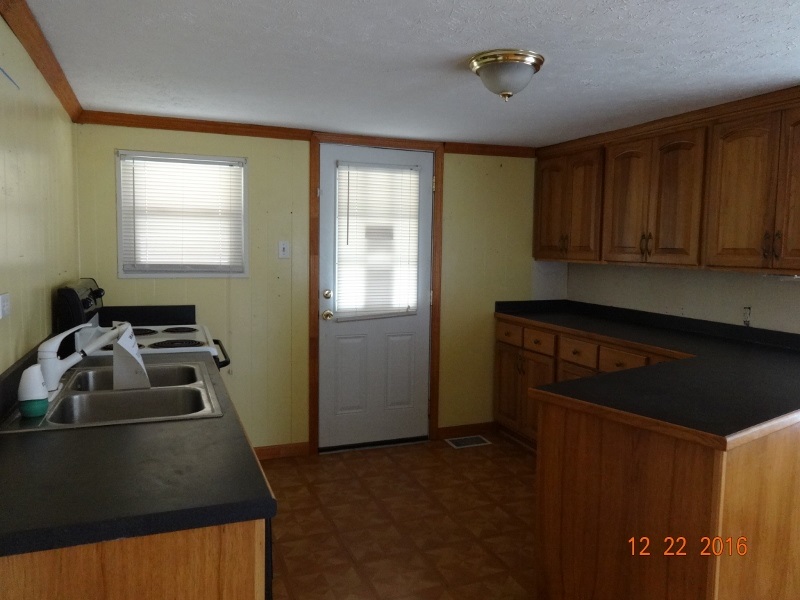 8325 George Southern Road Northeast Georgetown, IN 47122 - Photo 6 of 16