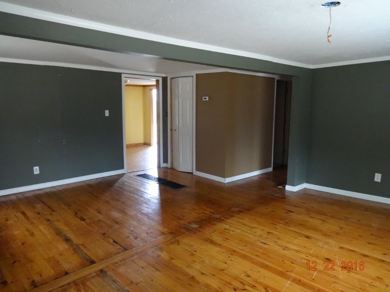 8325 George Southern Road Northeast Georgetown, IN 47122 - Photo 9 of 16