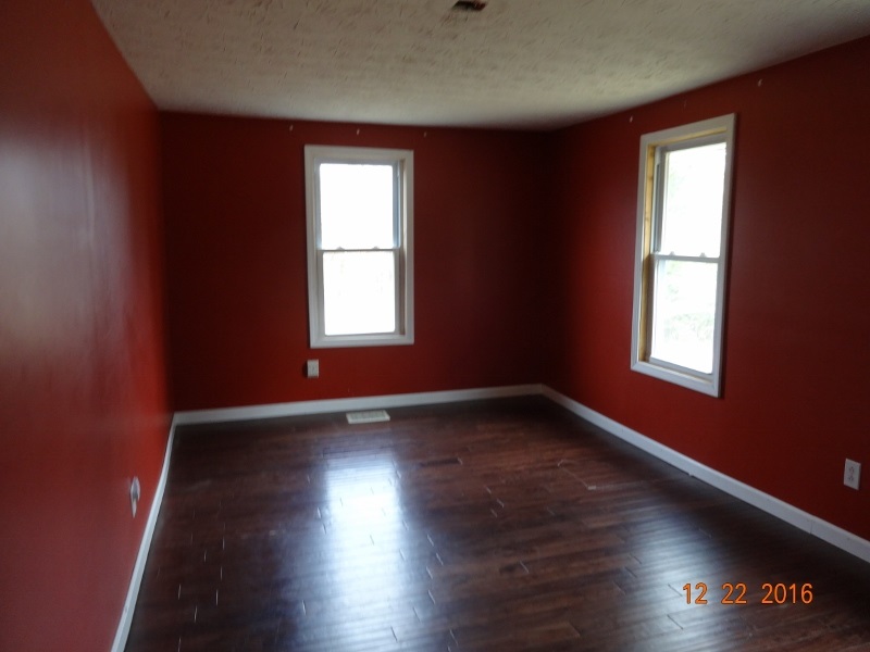 8325 George Southern Road Northeast Georgetown, IN 47122 - Photo 10 of 16