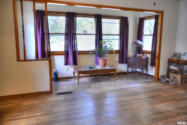 $69,400 | 210 South White Street, Macomb, IL 61455