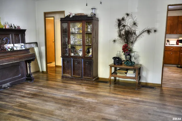 $69,400 | 210 South White Street, Macomb, IL 61455