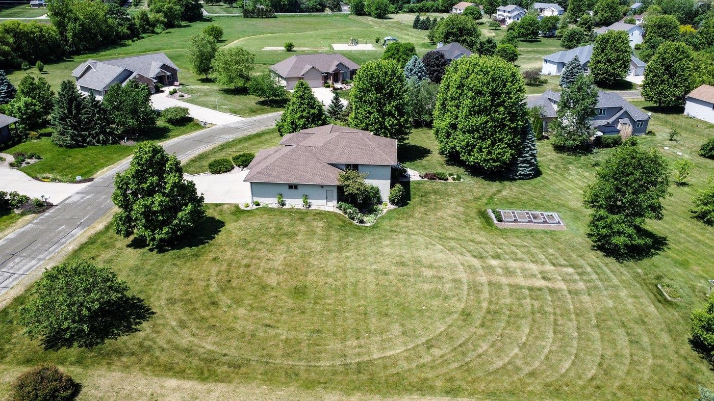 5215 Preservation Place Sun Prairie, WI 53590 - Photo 4 of 52