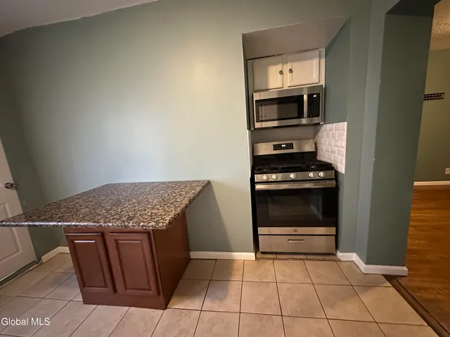 $1,600 | 144 Dove Street, Unit 2, Albany, NY 12202