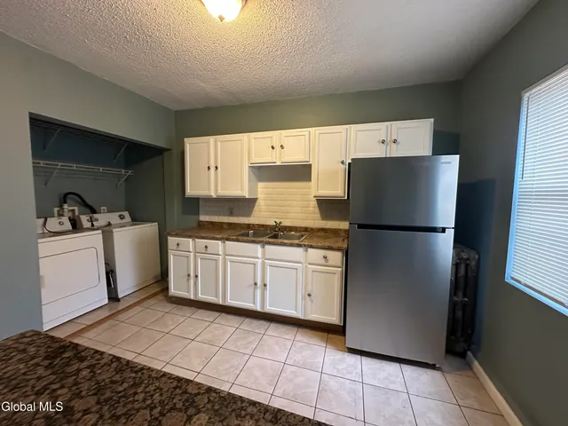 $1,600 | 144 Dove Street, Unit 2, Albany, NY 12202