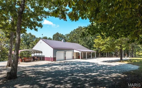 $932,000 | 24418 Golden Beach Road, Barnett, MO 65011