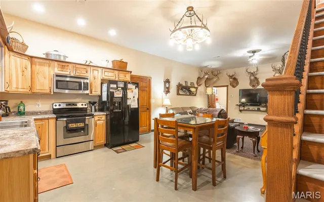 $932,000 | 24418 Golden Beach Road, Barnett, MO 65011