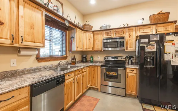 $932,000 | 24418 Golden Beach Road, Barnett, MO 65011