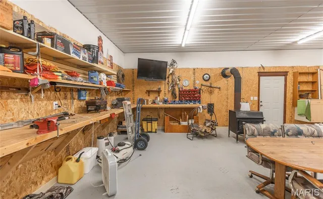 $932,000 | 24418 Golden Beach Road, Barnett, MO 65011