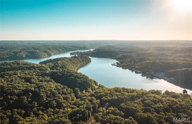 $932,000 | 24418 Golden Beach Road, Barnett, MO 65011