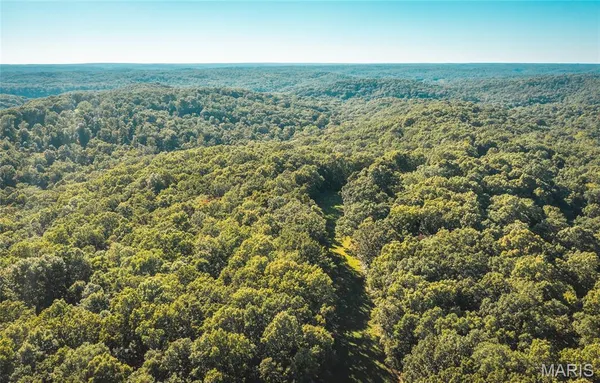 $932,000 | 24418 Golden Beach Road, Barnett, MO 65011