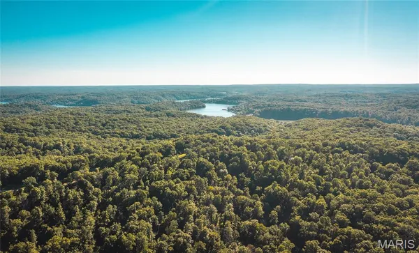 $932,000 | 24418 Golden Beach Road, Barnett, MO 65011