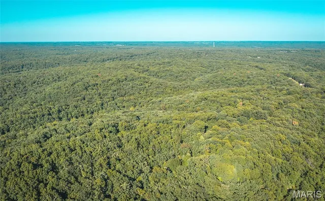 $932,000 | 24418 Golden Beach Road, Barnett, MO 65011