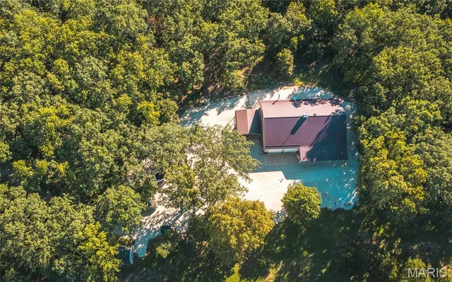 $932,000 | 24418 Golden Beach Road, Barnett, MO 65011