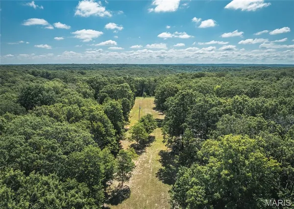 $932,000 | 24418 Golden Beach Road, Barnett, MO 65011