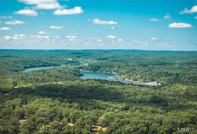 $932,000 | 24418 Golden Beach Road, Barnett, MO 65011