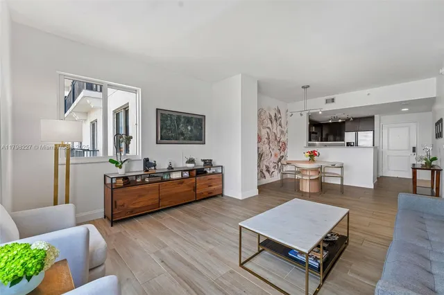 $694,990 | 10 Aragon Avenue, Unit 1107, Coral Gables, FL 33134