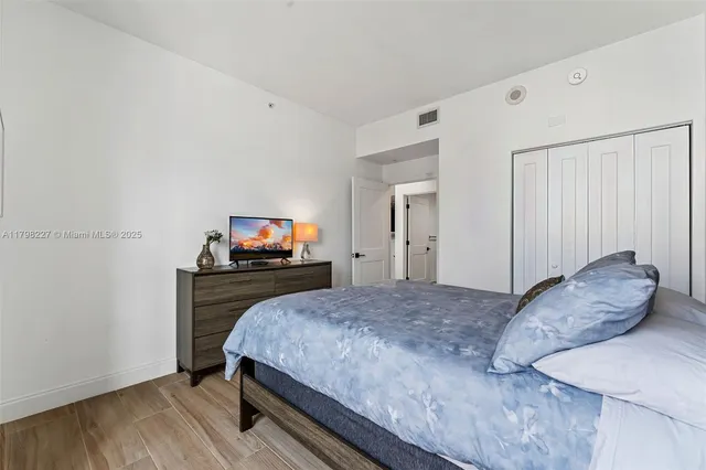 $694,990 | 10 Aragon Avenue, Unit 1107, Coral Gables, FL 33134