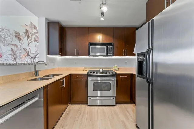 $694,990 | 10 Aragon Avenue, Unit 1107, Coral Gables, FL 33134