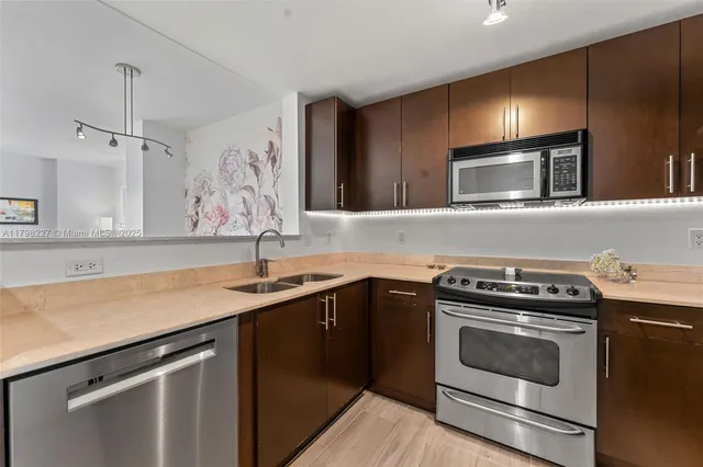 $694,990 | 10 Aragon Avenue, Unit 1107, Coral Gables, FL 33134