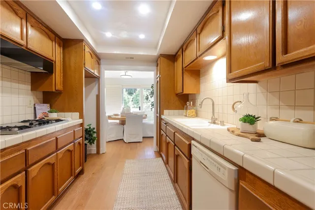 $965,000 | 651 Wakefield Court, Unit 102, Long Beach, CA 90803