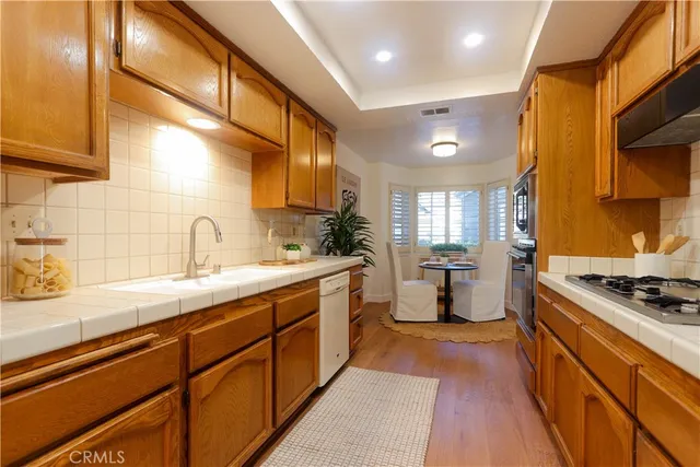 $965,000 | 651 Wakefield Court, Unit 102, Long Beach, CA 90803