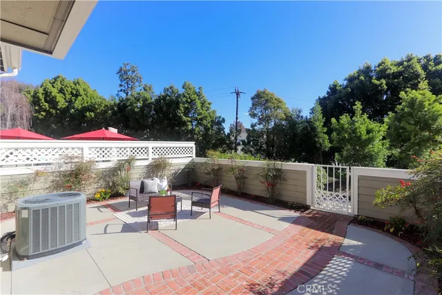 $965,000 | 651 Wakefield Court, Unit 102, Long Beach, CA 90803