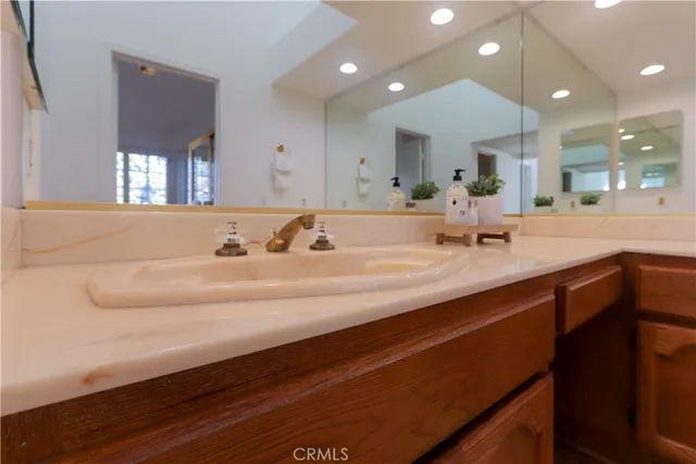 $965,000 | 651 Wakefield Court, Unit 102, Long Beach, CA 90803