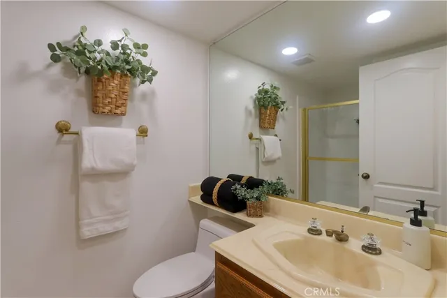 $965,000 | 651 Wakefield Court, Unit 102, Long Beach, CA 90803