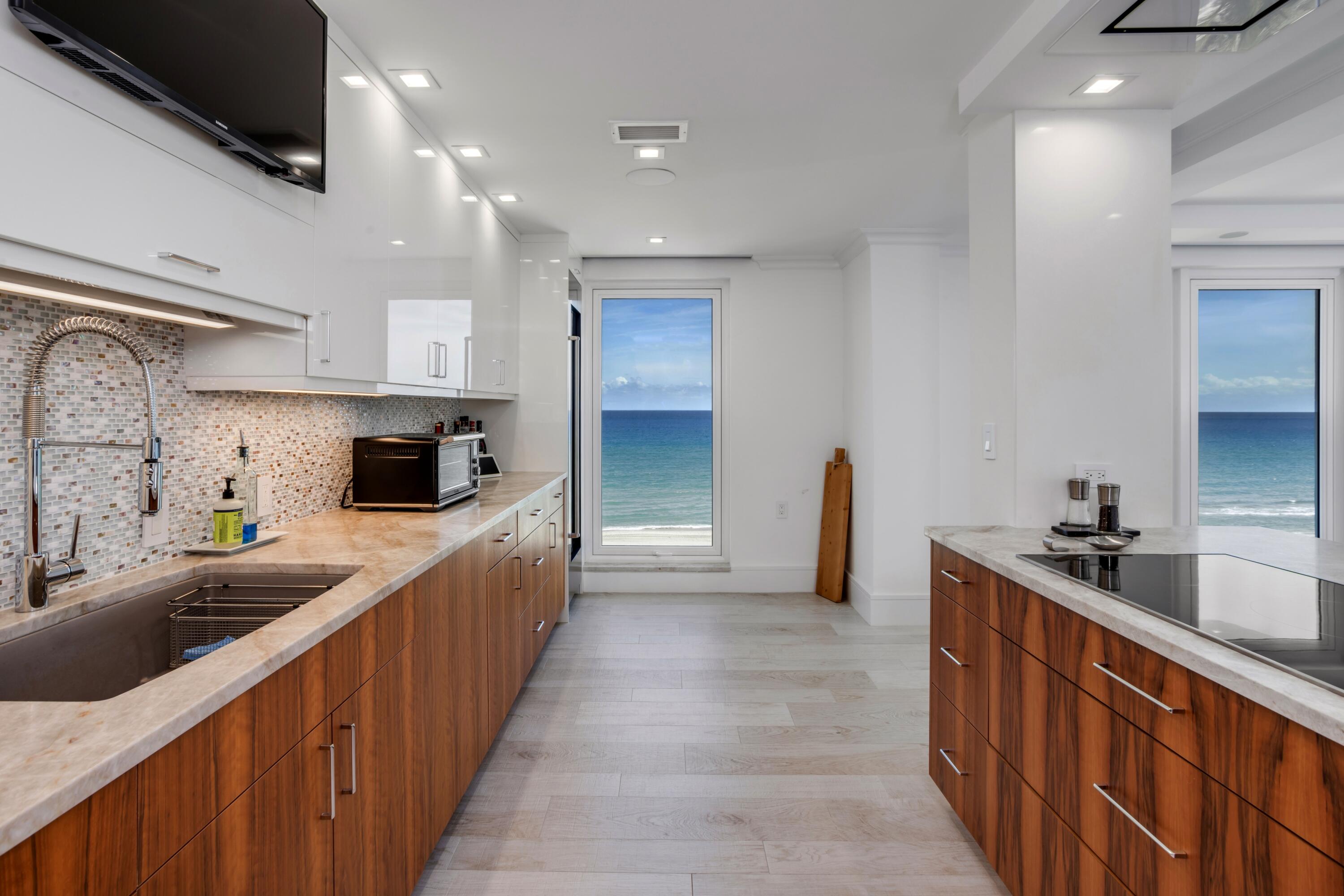 750 South Ocean Boulevard, Unit 6S Boca Raton, FL 33432 - Photo 13 of 40 KITCHEN