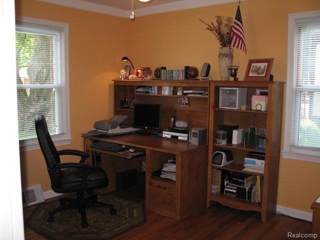330 Maplehill Road Rochester, MI 48306 - Photo 8 of 25 Back 3