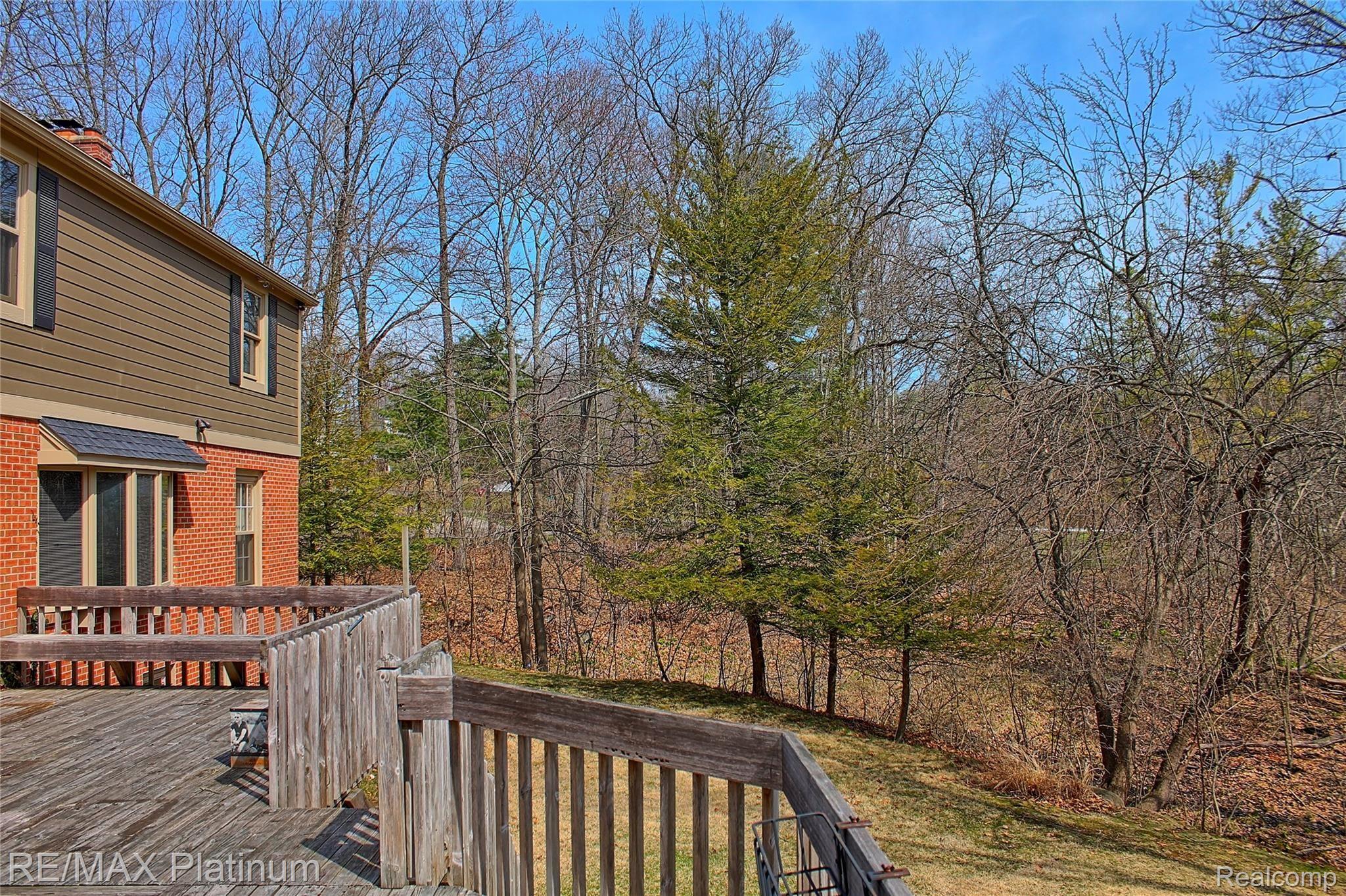 625 Spring Valley Road Ann Arbor, MI 48105 - Photo 61 of 75 BackDeck3.jpg
