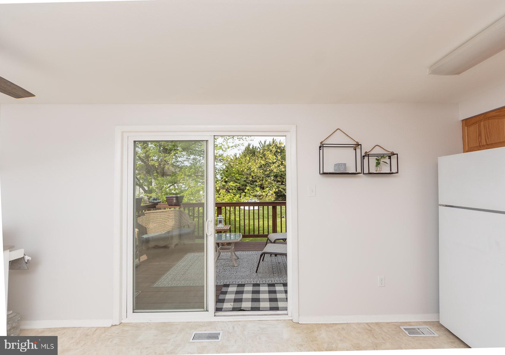 706 Riley Court Westminster, MD 21158 - Photo 16 of 61 Access your deck from your eat-in kitchen